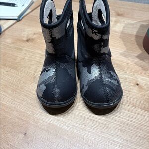 Bogs Black and Gray Kids Boots